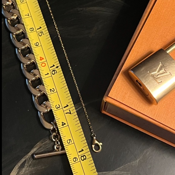 Louis Vuitton Lock - Authentic #303 (no key) includes 2 Necklaces - Picture 12 of 15